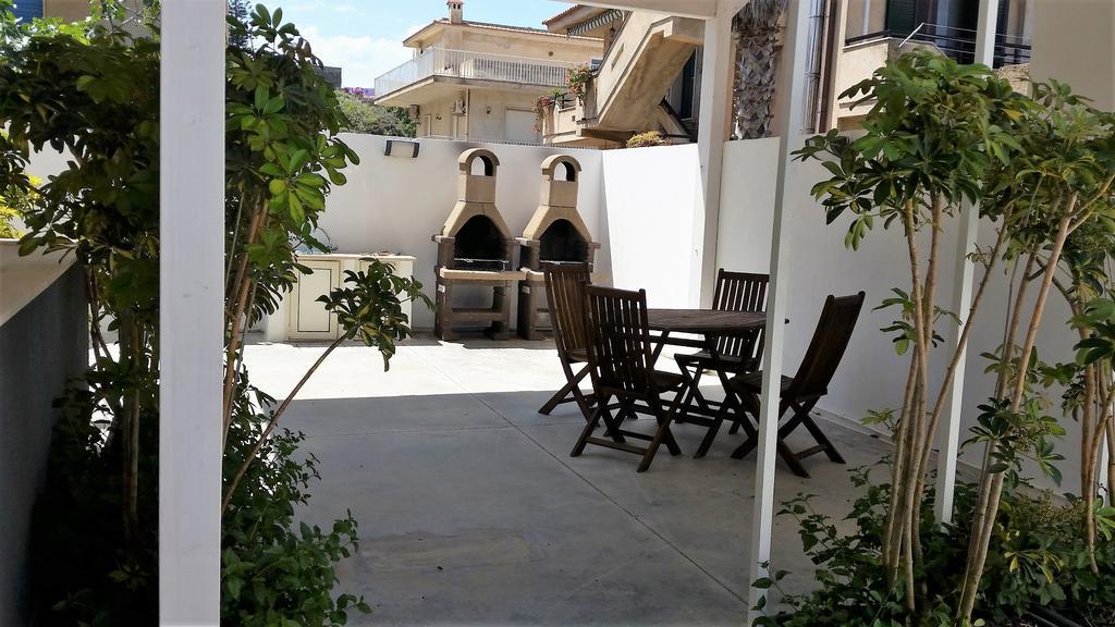Mareinsicilia: Appartamenti Larica Cava dʼAliga Exterior foto